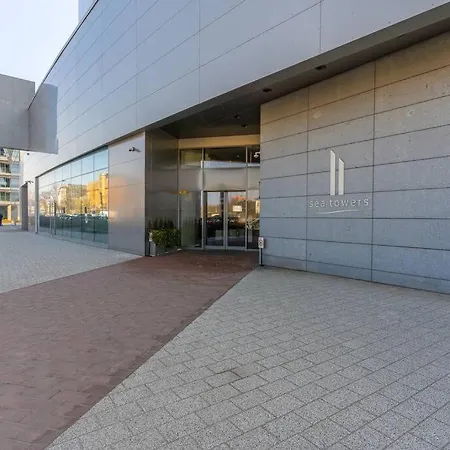 Urbannestgroup & 1 Sea Tower 公寓